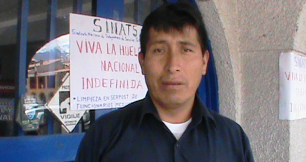 Trabajadores del servicio postal acatan huelga nacional