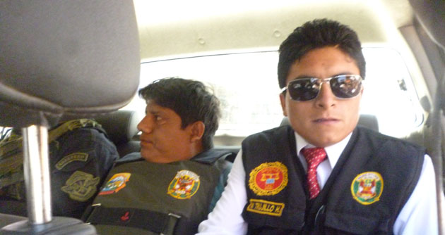 Policía traslada a detenido Javier Picón Dámazo para reconocimiento médico legal