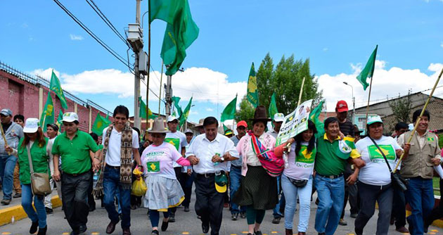 Alberto Espinoza Cerrón el favorito tras las elecciones municipales en Huaraz