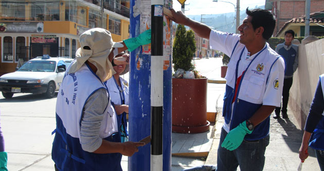 Inician campaña de limpieza de propaganda política en Huaraz