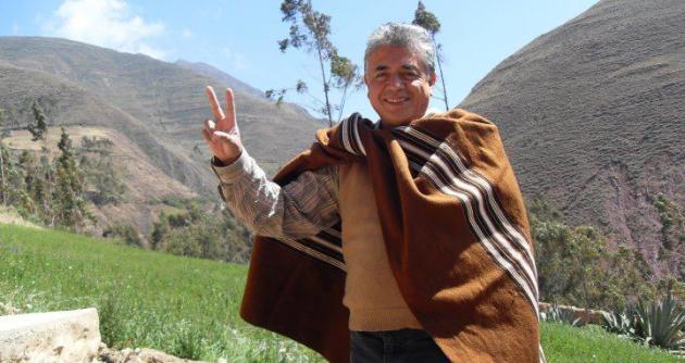 Ricardo Narváez votó en su tierra natal Cotaparaco en Recuay