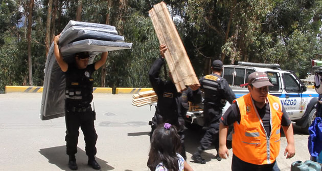 Serenazgo y Defensa Civil llevan ayuda a humilde madre de familia en Cóchac