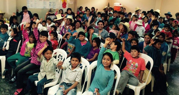 Modesto Julca Jara realizó actividades navideñas para los niños de Áncash