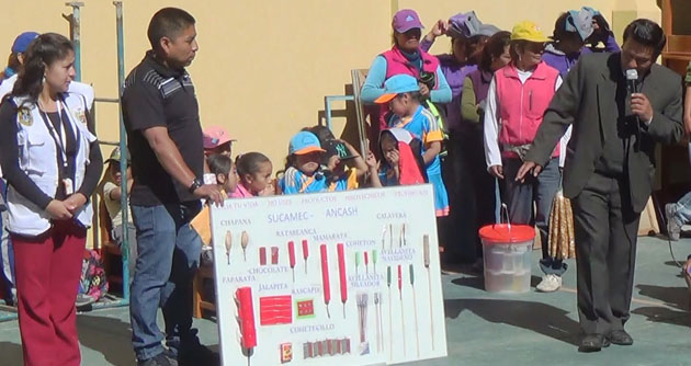 Previenen acciones del peligro de los pirotécnicos en colegios de Huaraz