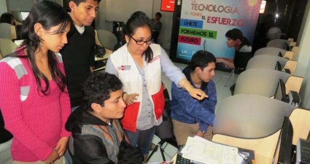 Estudiantes de 20 provincias de Áncash postulan a programa Beca 18