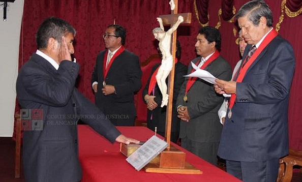Juramentan a nuevo titular del Juzgado Mixto de Aija