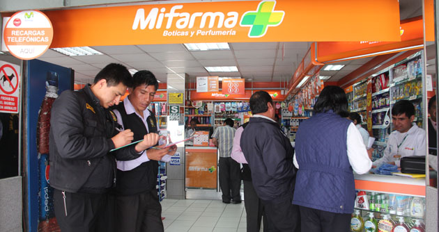 Extintores vencidos y licencias sin firmas en operativo a farmacias y boticas en Huaraz