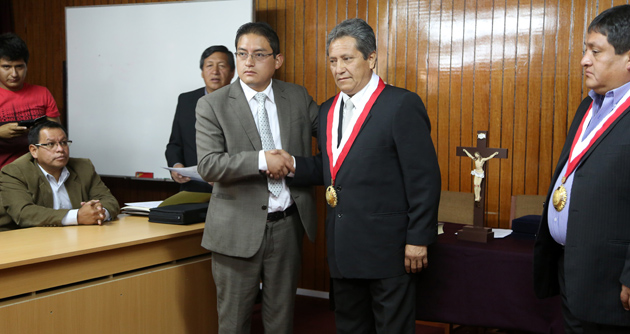 Consejero por Casma Luis Lomparte juramentó en el cargo