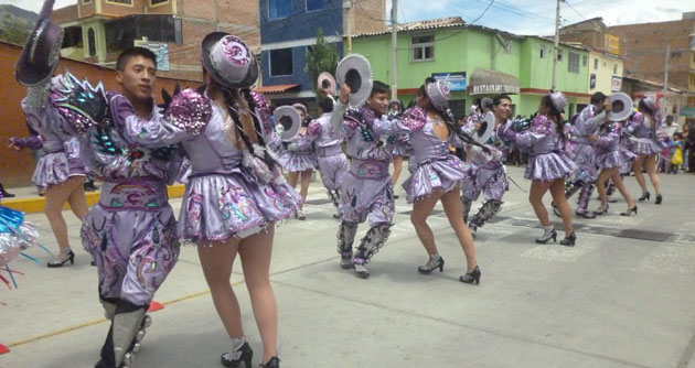 Residentes puneños rinden homenaje a la Virgen de la Candelaria en Huaraz