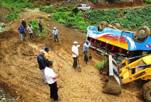 Santa: Torrenciales lluvias hacen colapsar vías de acceso a caseríos de Cáceres del Perú
