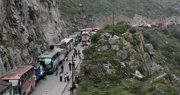 Restablecen parcialmente el transporte en la vía Pativilca-Huaraz