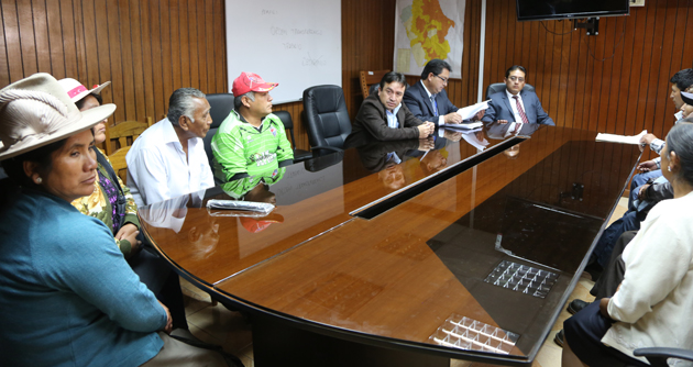 Enrique Vargas se reúne con comuneros que dicen apoyar paro a favor de Waldo Ríos