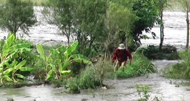 Menor cae a canal de regadío y pierde la vida debido a Lluvias torrenciales