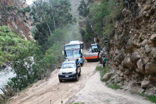 Huari: Autoridades se unen para realizar limpieza de Carretera Interoceánica Perú – Brasil