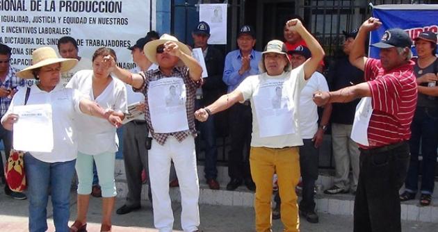 En su doceavo día de huelga trabajadores de la Direpro se desangran en Chimbote