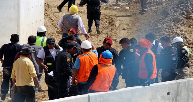 Ciudadano del Callao se arroja al río Quillcay y muere pese a la labor de rescate