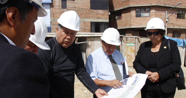 Inspeccionan obra del malecón ante recorte de presupuesto para su ejecución