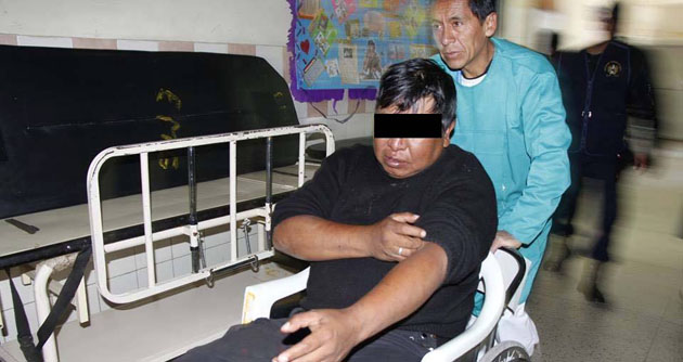 Enfrentamiento entre comerciantes y municipales deja un policía herido