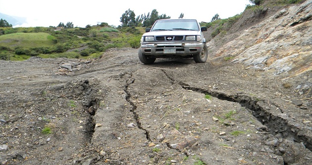 Defensa Civil lleva ayuda humanitaria a favor de pobladores de Socosbamba en Piscobamba