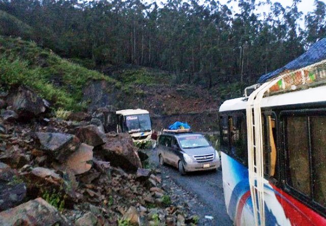 Falla geológica causa interrupción de vía que une pueblos de Conchucos