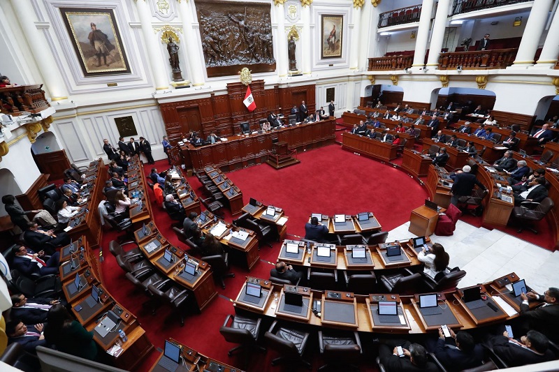 Partidos que asistieron al diálogo con el Ejecutivo de acuerdo con revisar inmunidad