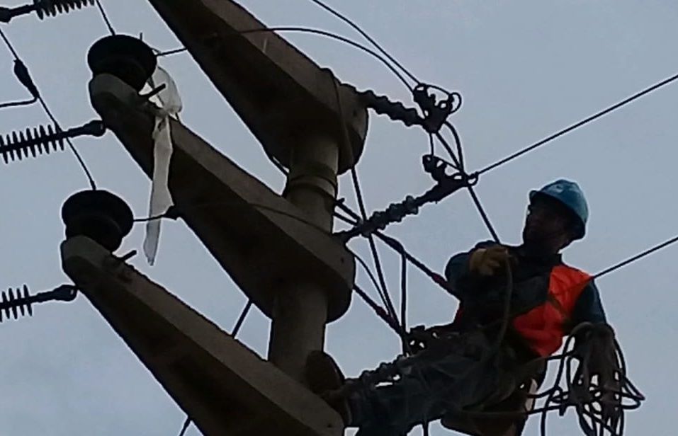 Hidrandina advierte sobre peligro de volar cometas cerca de redes de energía eléctrica