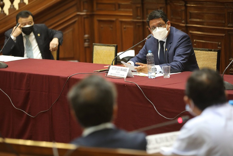 Fiscalización pide a la Policía informe sobre acciones para ubicar a Pacheco, Fray Vásquez y Gian Marco Castillo