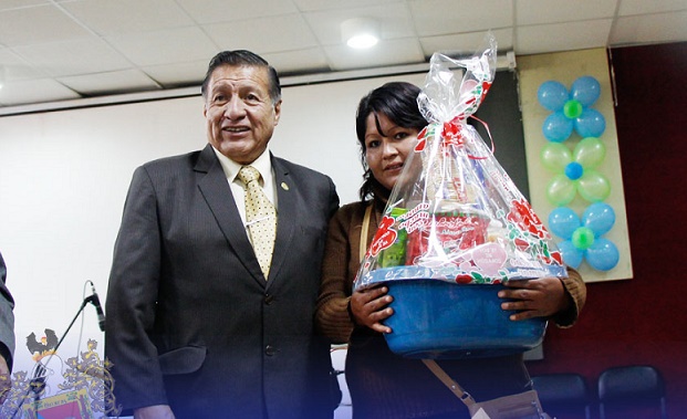 Rinden homenaje a madres del Vaso de Leche y comedores populares de Huaraz