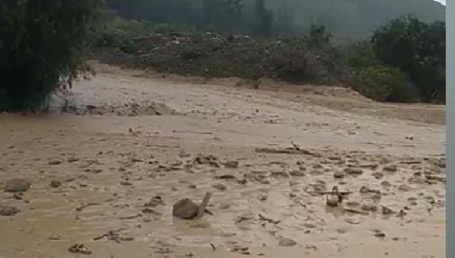 Áncash: Huaico bloqueó vía vecinal en Pariahuanca, en la provincia de Carhuaz