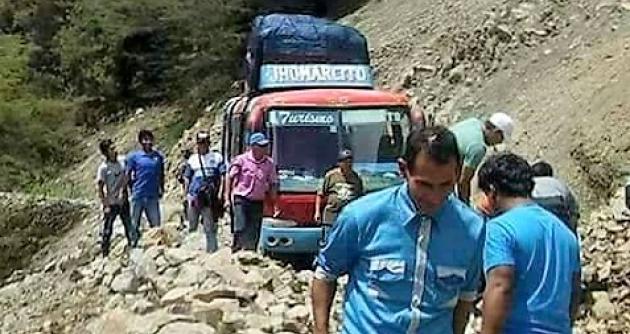 Cuatro personas desaparecen en terrible huaico en Quillo