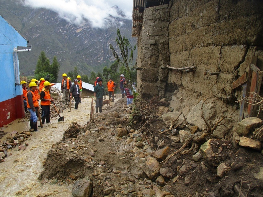 Áncash: huaico ocasiona el colapso de dos casas, inunda dos aulas y afecta cuatro puentes en Huari