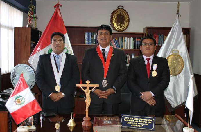 Juramentan dos nuevos fiscales en Huaraz, uno penal y otro anticorrupción 