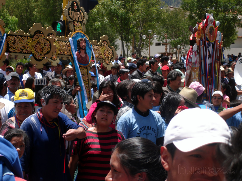 Comité impulsarán declaración de la fiesta de cruces como patrimonio cultural de la Nación