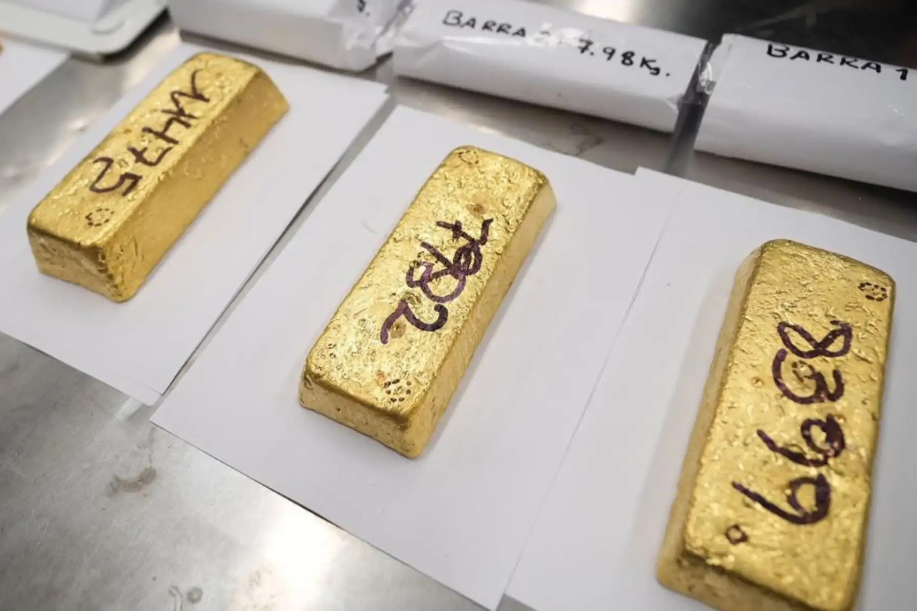 Fiscalía logra extinción de dominio de más de 9 kilos de oro ligados a minería ilegal