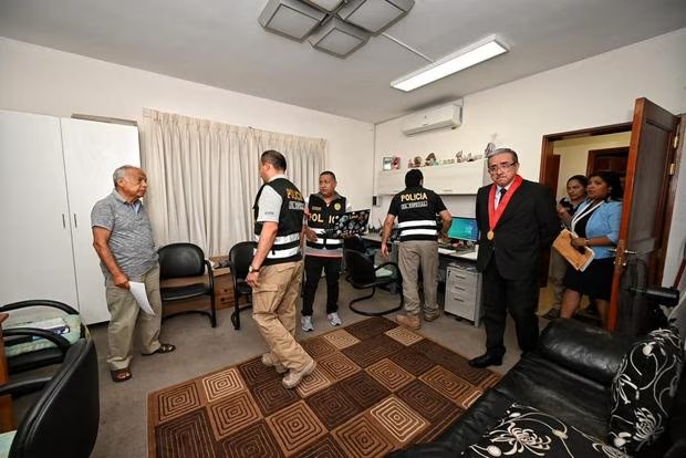 Diviac y la Policía allanan vivienda del expresidente de la PCM Aníbal Torres