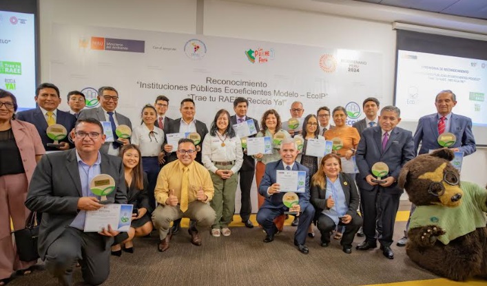 Minam reconoce al Pronabec por gestión en la implementación de ecoeficiencia 