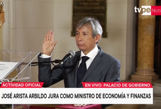 José Arista Arbildo jura como nuevo ministro de Economía y Finanzas