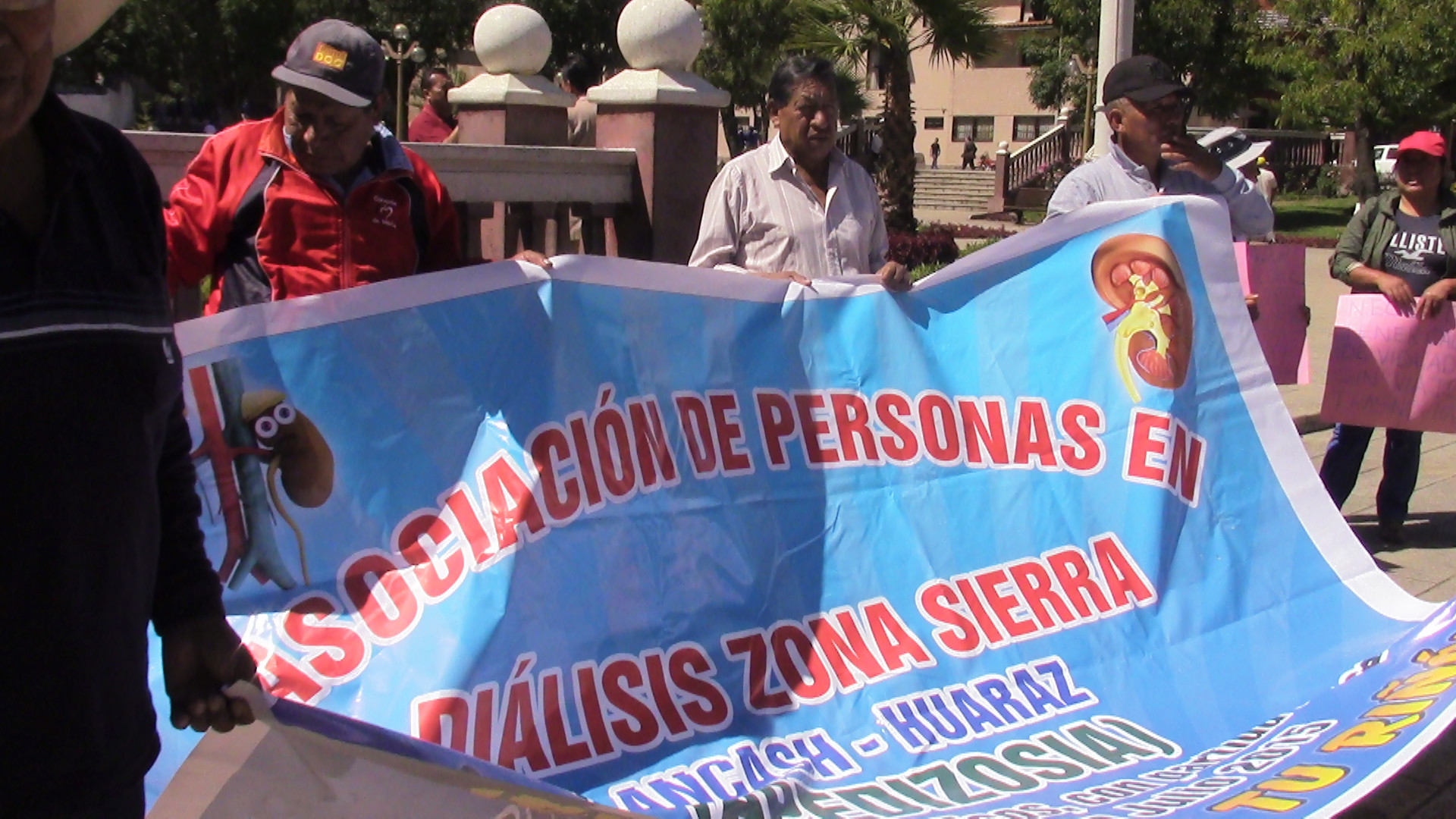 Pacientes de hemodiálisis ratifican su pedido de ser atendidos en Huaraz