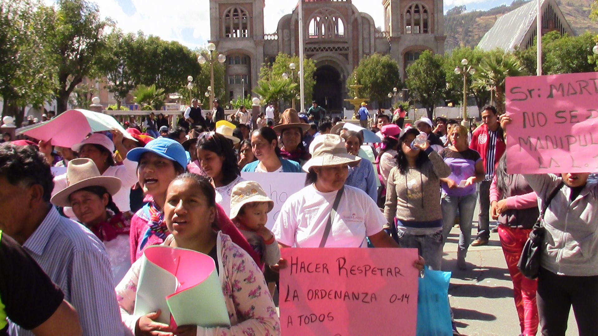 Línea de transporte 50 solicitó ampliación de ruta con plantón en frontis de municipio huaracino