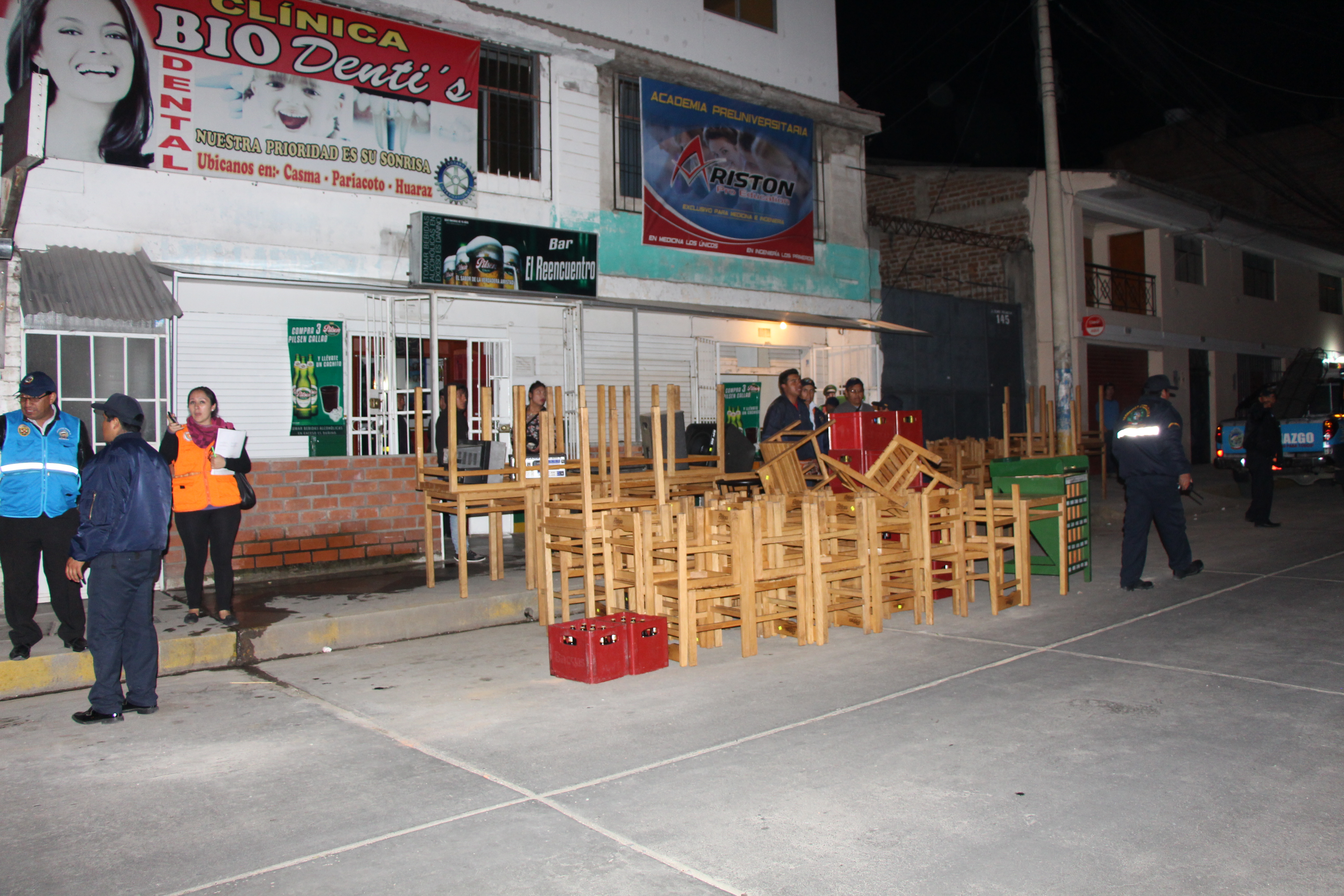 En operativo inopinado cierran y decomisan enseres de bares y cantinas en distrito de Independencia