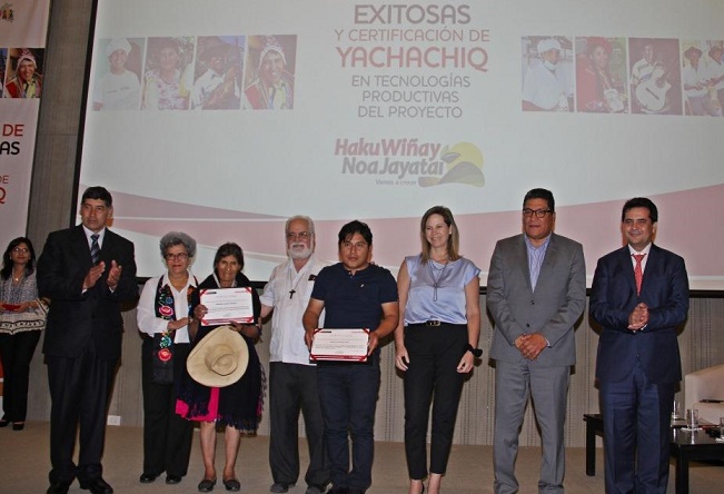 Foncodes premia a las mejores experiencias de sus proyectos productivos
