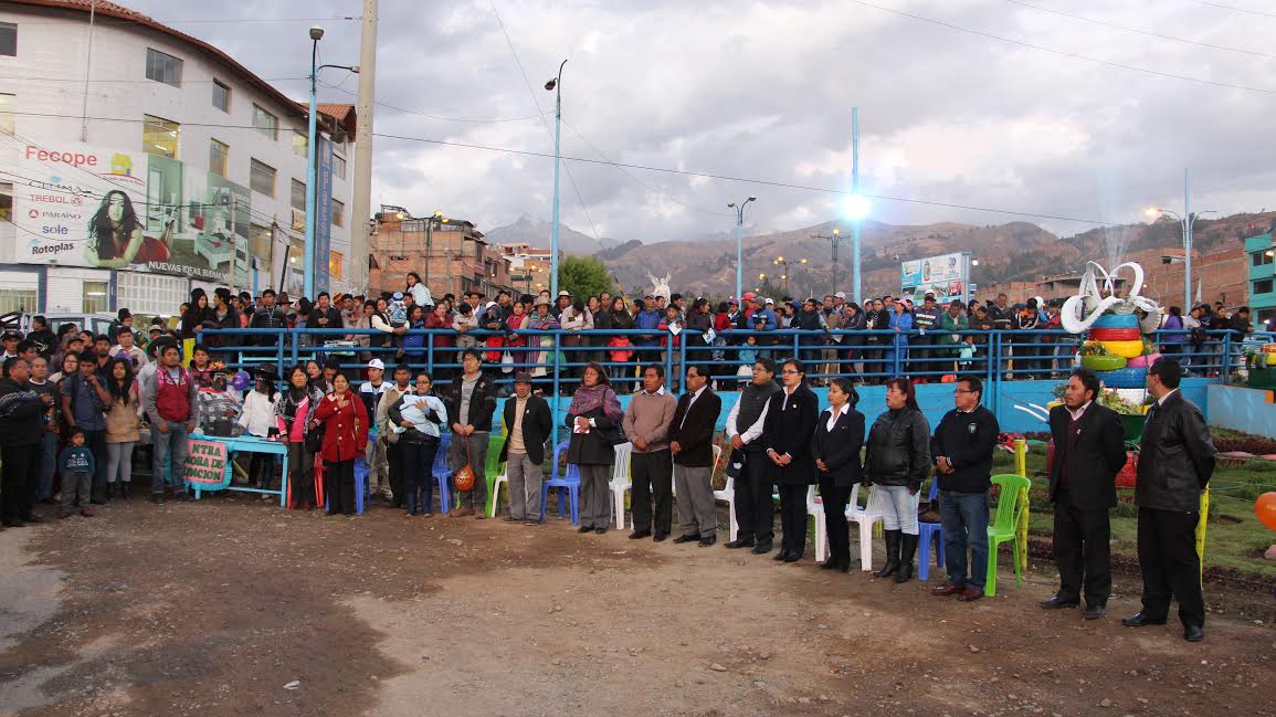 Independencia: alcalde inauguró obra de riego y parque