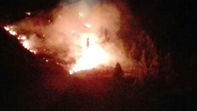 Huari: inescrupulosos provocan incendio en el cerro Cruz de Chullin