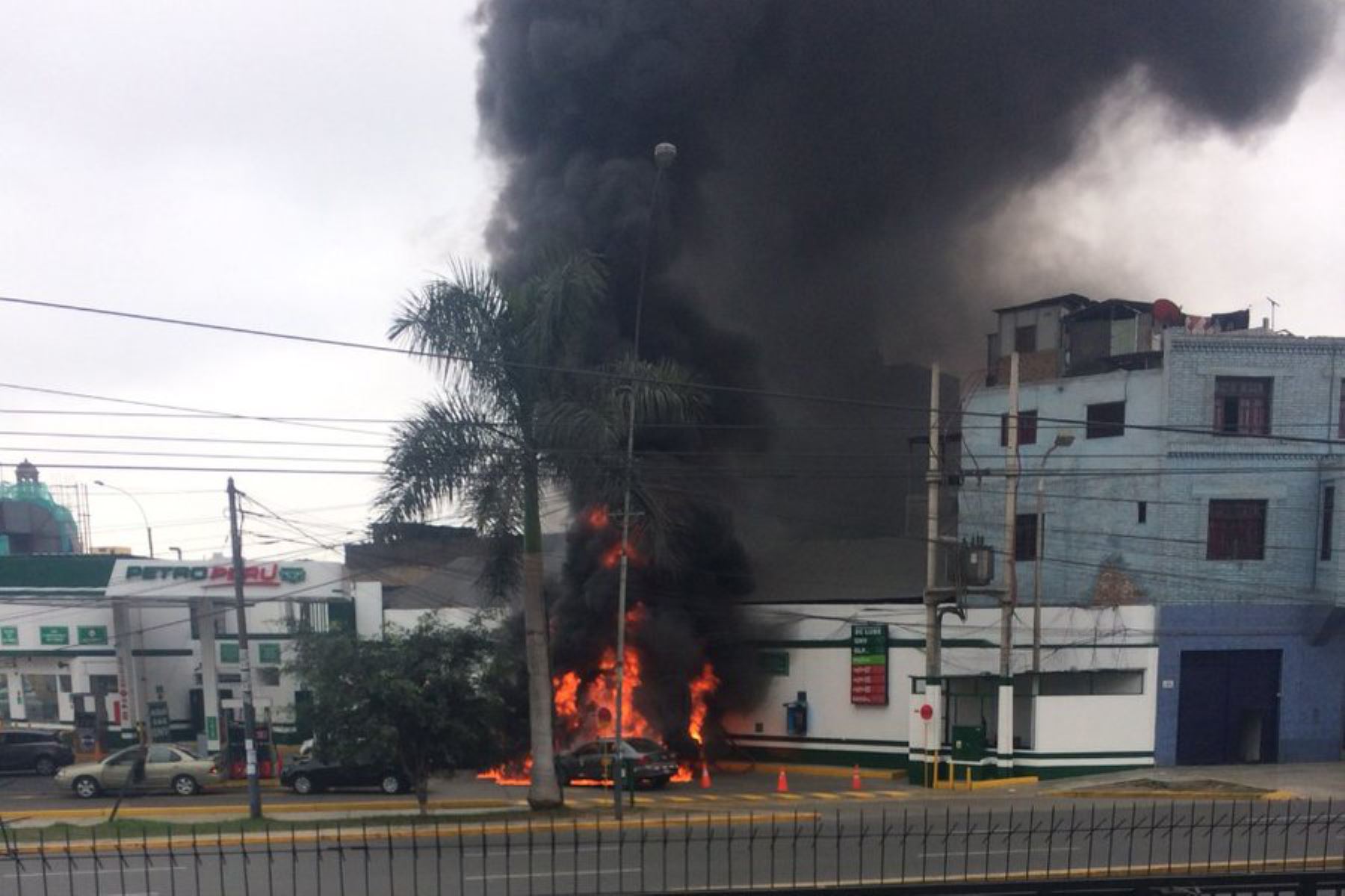 Bomberos recomiendan reducir uso de  pirotécnicos para disminuir incendios este fin de año