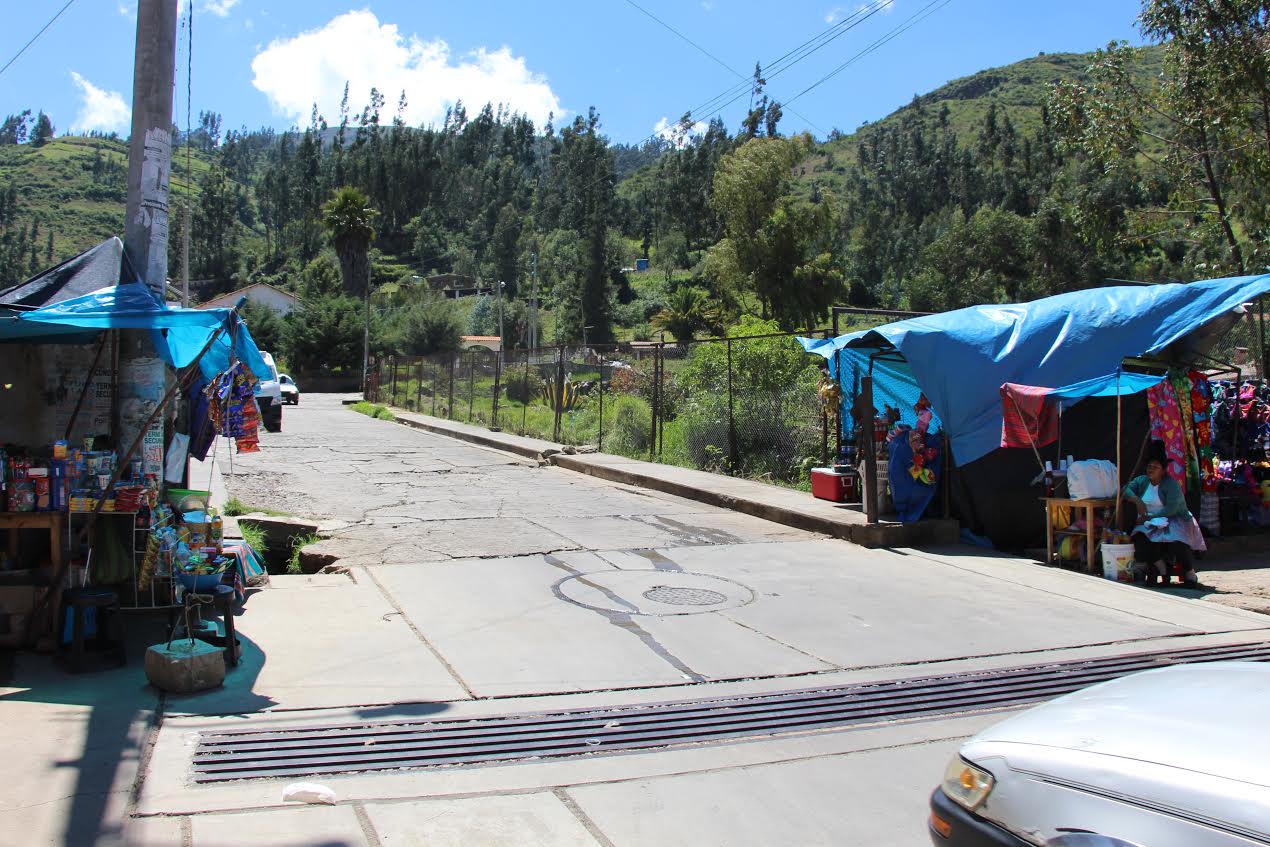 Municipalidad de Independencia reubica vendedores ambulantes de Monterrey