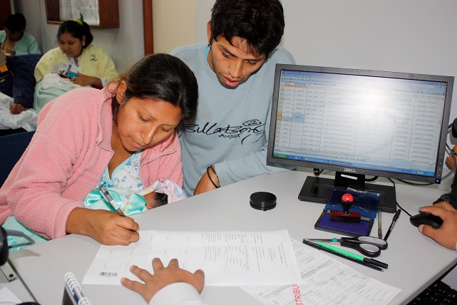 Reniec atiende gratuitamente en 170 establecimientos de salud