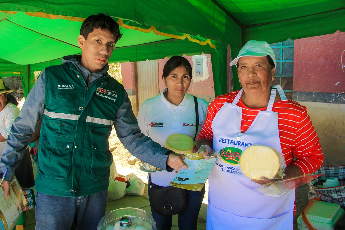 Senasa emprende acciones para lograr saneamiento de rebaños lecheros en Áncash