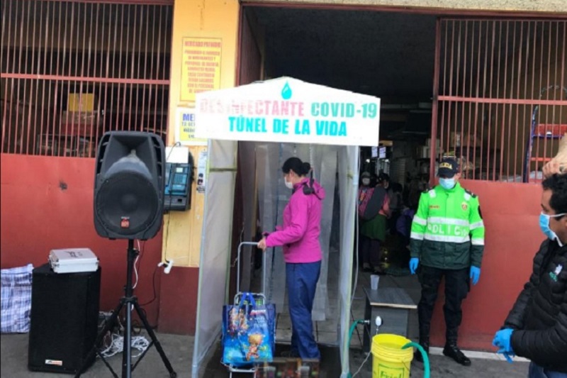 Instalan cámara de desinfección en mercado central de Huaraz 