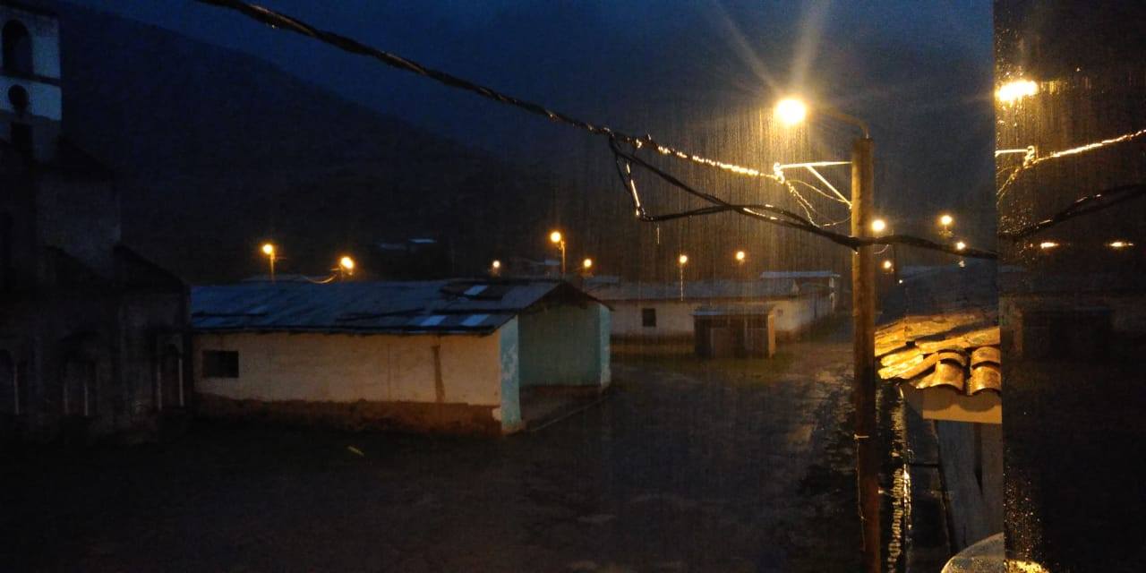 Intensas lluvias y relámpagos ponen en alerta a pobladores del distrito de Tapacocha, en la provincia de Recuay