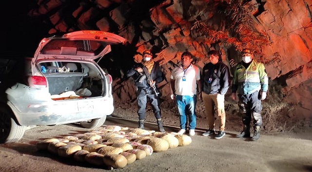 Falsos trabajadores de Salud cayeron con más de 50 kilos de droga en Sihuas